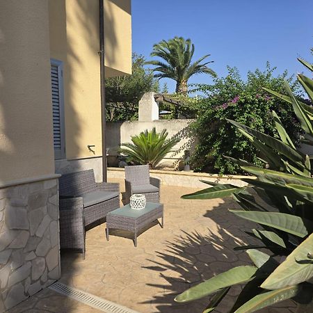 Villa Meri Torre Lapillo Exteriér fotografie